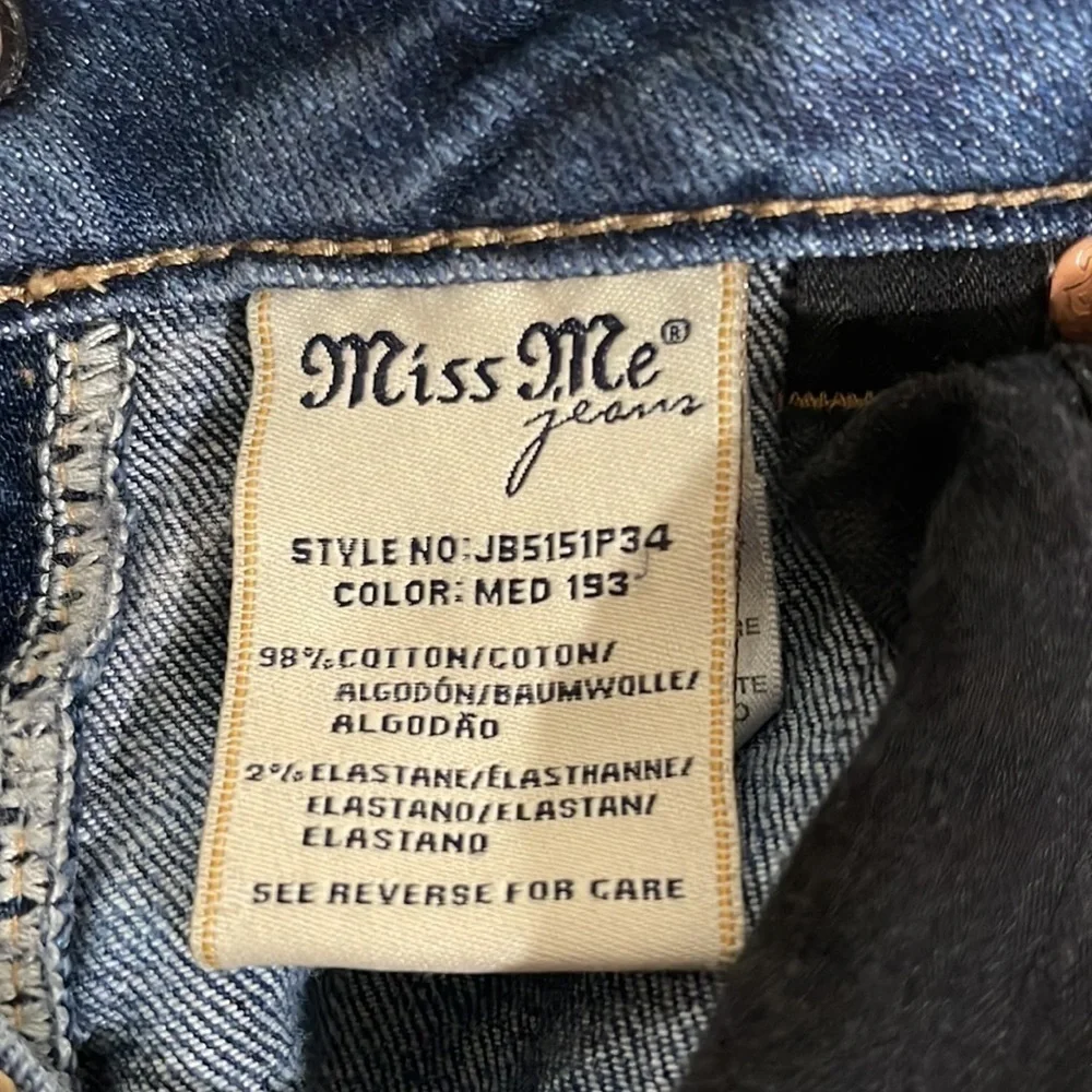 Miss Me Boyfriend Cuffed Capri Rhinestone Stud Jeans SZ 26